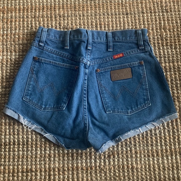 Wranglers Jean Shorts - Picture 3 of 4